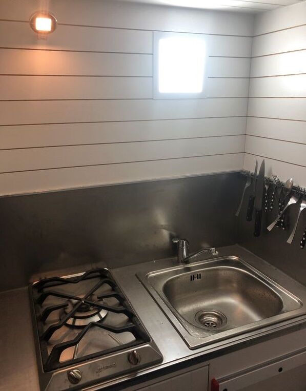 IVECO 4×4 / двострука кабина / прилагођена караванска каросерија